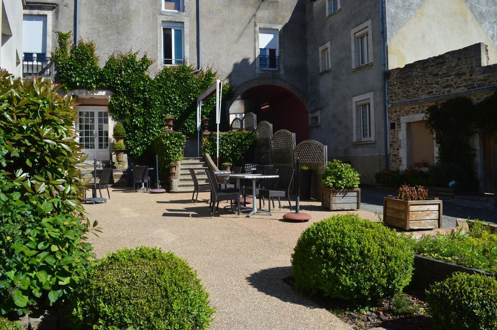 Logis Le Bretagne Hotel Sillé-le-Guillaume Exterior photo